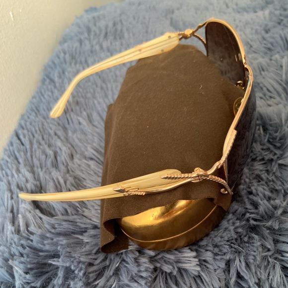 GUESS Women Sunglasses - Picture 4 of 5